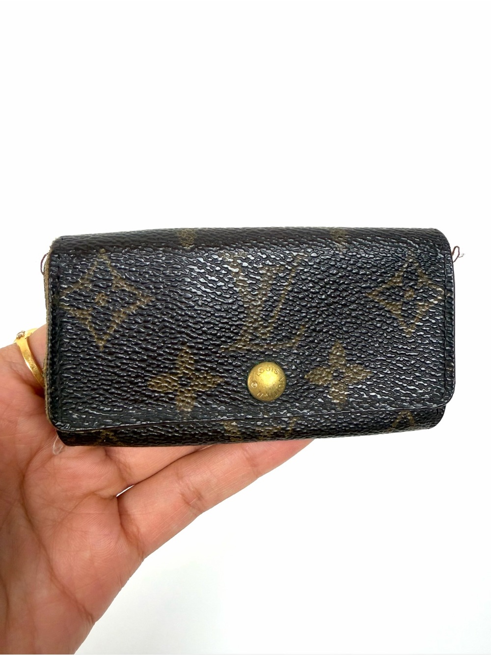 Authentic Louis Vuitton Monogram 4 Key Holder Case